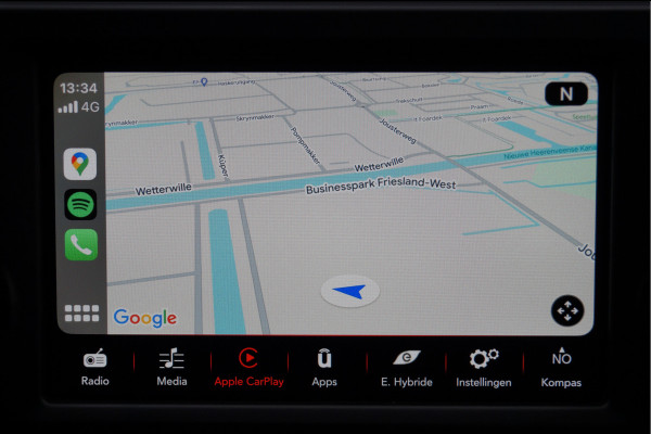 Fiat Panda 1.0 Hybrid City Life | Carplay | 5 persoons | Stuurwielbediening | Bluetooth | Achterbank 1/3- 2/3 neerklapbaar rijdende auto niet altijd aanwezig