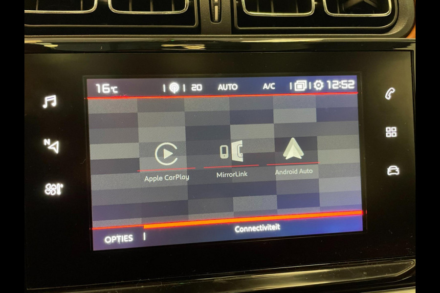 Citroën C3 1.2 PureTech Shine / Pano / Navi / CarPlay / Stoelverwarming