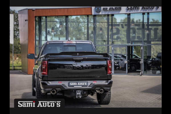 Dodge Ram 2025 LARAMIE NIGHT | 14,4 SCHERM + 10.2 INCH PASSENGER SCREEN | HURRICAN 420PK 636 Nm TWIN TURBO | PRIJS MET LPG EN COVER EN GAR DUBBELE CABINE | PICK UP | 5 PERSOONS | DC | GRIJSKENTEKEN | VOORAAD 2220 - 5039