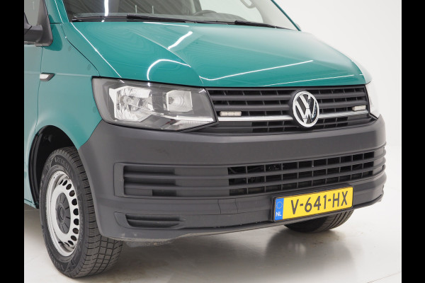 Volkswagen Transporter 2.0 TDI L2H1 | Cruise | Trekhaak | Carplay | Airco | Inrichting