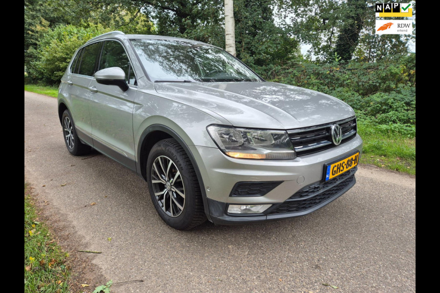 Volkswagen Tiguan 1.4 TSI ACT Highline / PANORAMADAK / LEER / EL. STOEL