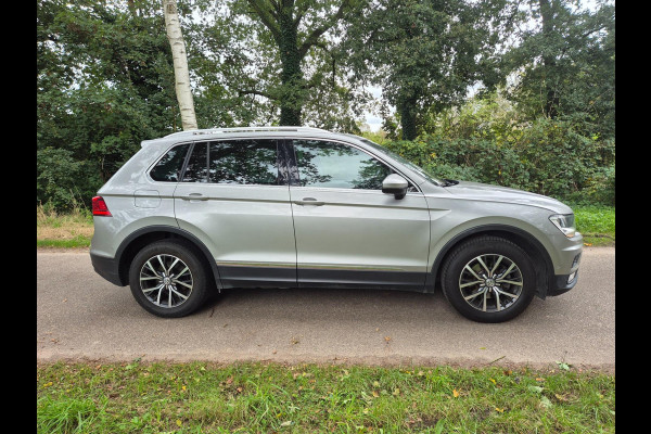 Volkswagen Tiguan 1.4 TSI ACT Highline / PANORAMADAK / LEER / EL. STOEL