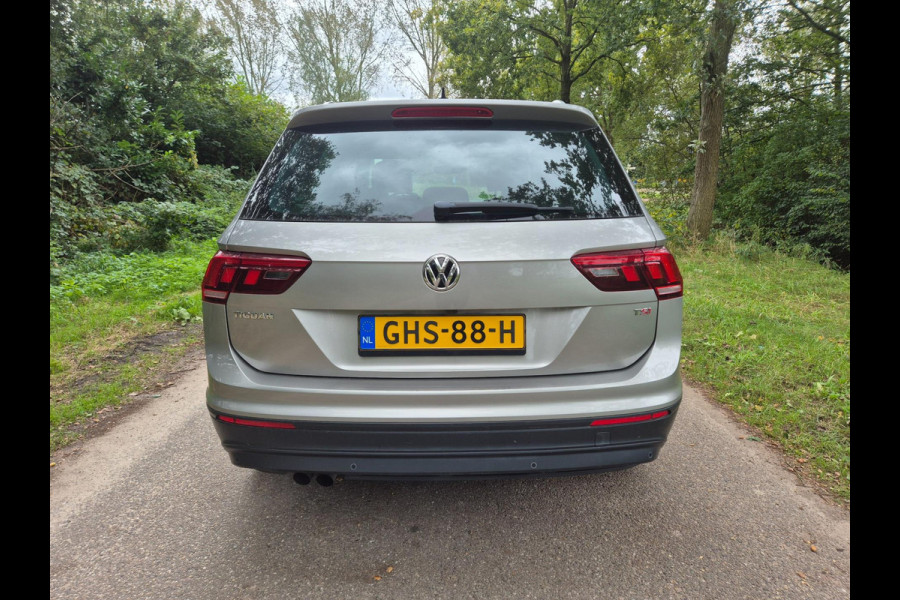 Volkswagen Tiguan 1.4 TSI ACT Highline / PANORAMADAK / LEER / EL. STOEL