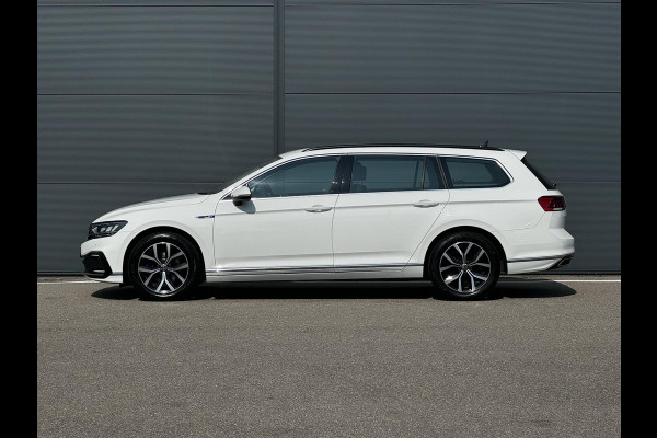 Volkswagen Passat Variant 1.4 TSI PHEV GTE Business 218 pk Automaat (DSG) | Navigatie | Parkeersensoren | Achteruitrijcamera | Stoelverwarming | LED koplampen |