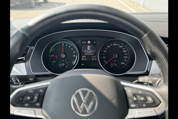 Volkswagen Passat Variant 1.4 TSI PHEV GTE Business 218 pk Automaat (DSG) | Navigatie | Parkeersensoren | Achteruitrijcamera | Stoelverwarming | LED koplampen |