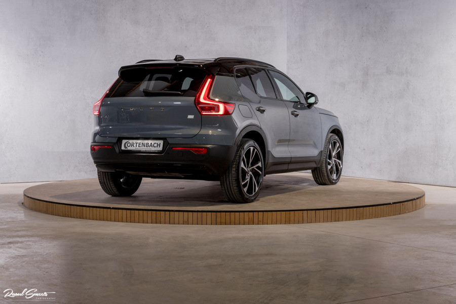 Volvo XC40 1.5 T5 Recharge R-Design | Panorama | Adaptive cruise | 360 camera |