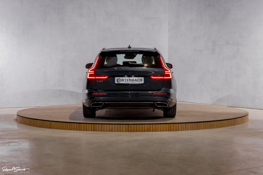 Volvo V60 2.0 T6 Recharge AWD Inscription Expression | Apple carplay | Navigatie | Adaptieve cruise |