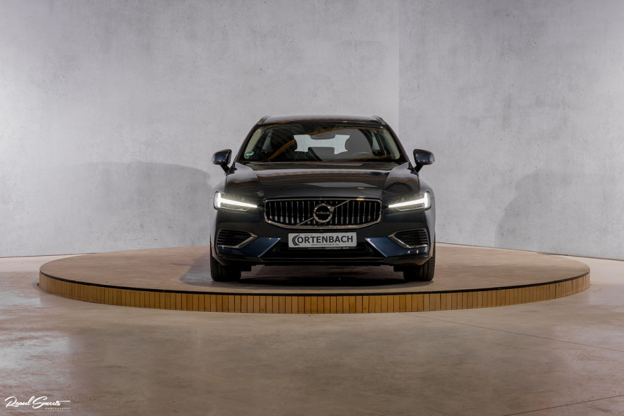 Volvo V60 2.0 T6 Recharge AWD Inscription Expression | Apple carplay | Navigatie | Adaptieve cruise |