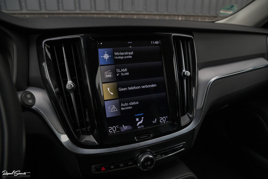 Volvo V60 2.0 T6 Recharge AWD Inscription Expression | Apple carplay | Navigatie | Adaptieve cruise |