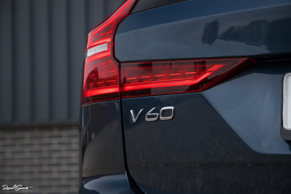 Volvo V60 2.0 T6 Recharge AWD Inscription Expression | Apple carplay | Navigatie | Adaptieve cruise |