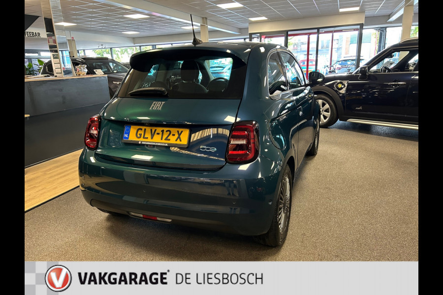 Fiat 500E Icon 42 kWh / Airco / camera / elektrisch bedienbaar Panoramadak / Navigatie / subsidie €2000,-