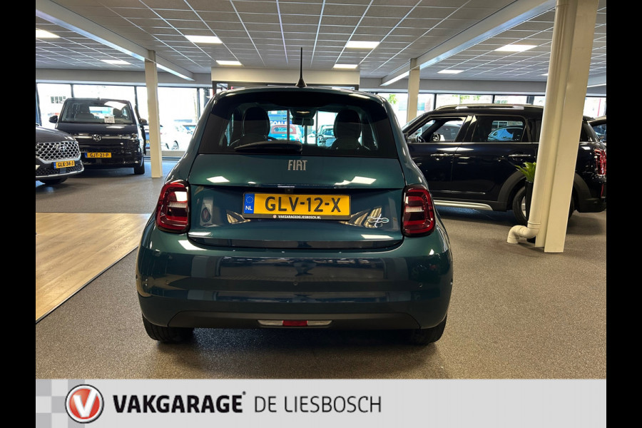 Fiat 500E Icon 42 kWh / Airco / camera / elektrisch bedienbaar Panoramadak / Navigatie / subsidie €2000,-