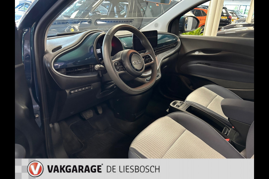 Fiat 500E Icon 42 kWh / Airco / camera / elektrisch bedienbaar Panoramadak / Navigatie / subsidie €2000,-