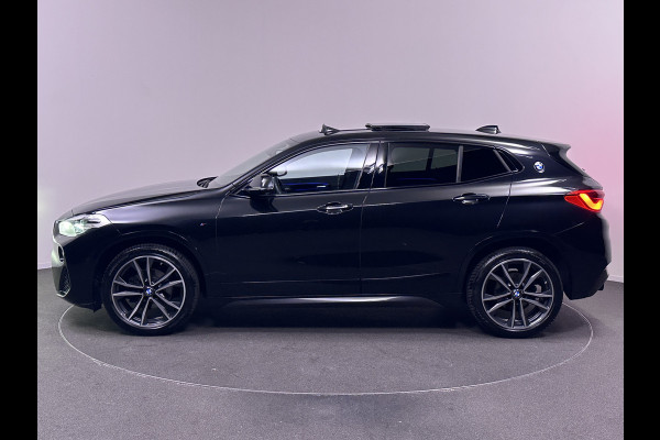 BMW X2 sDrive18i M Sport 140pk Dealer O.H | Panodak | Sportstoelen Verwarmd | Camera | 19"L.M | DAB | Sfeerverlichting | EL. Achterklep |