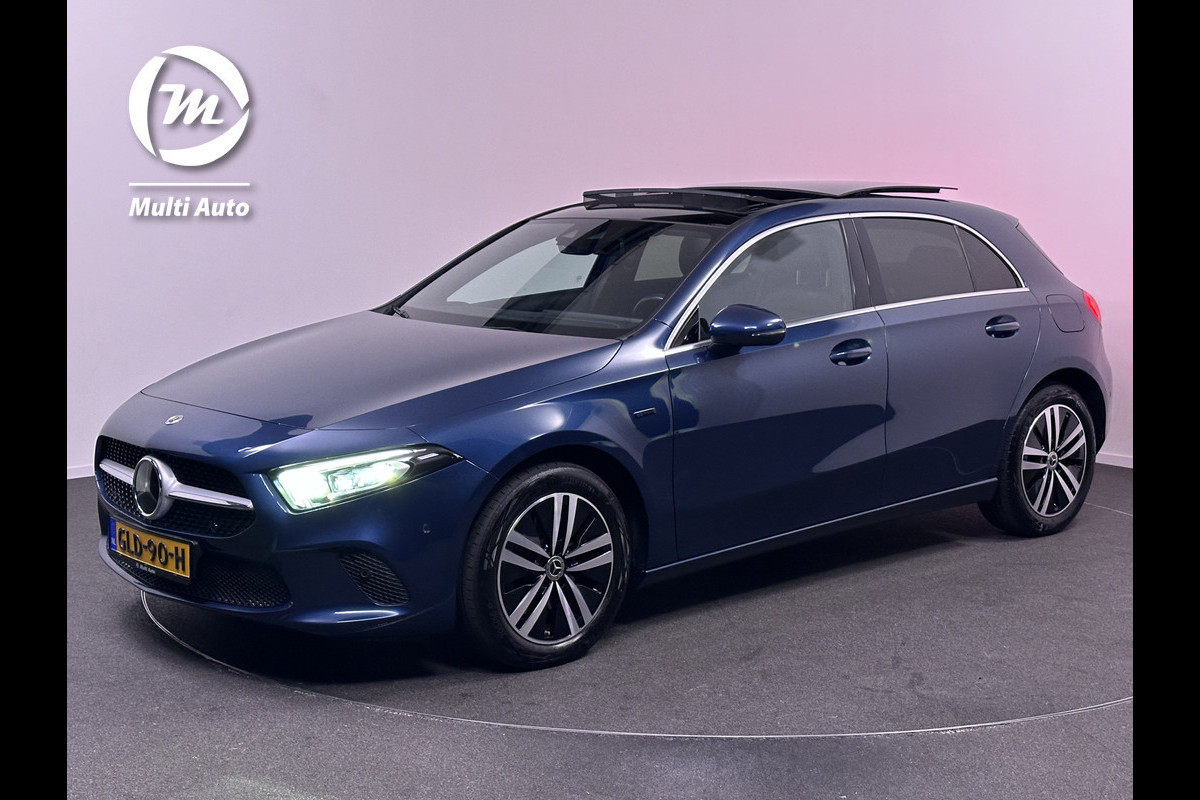 Mercedes-Benz A-Klasse 250 e Premium Plug In Hybrid 218pk Dealer O.H PHEV | Panodak | Adaptive Cruise | Multibeam LED | Apple Carplay | Sfeerverlichting |  Widescreen Navi | Sportstoelen Memory |