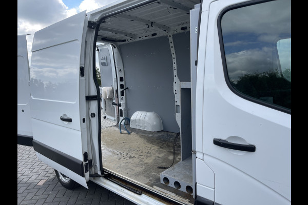 Renault Master 2.3 dCi 131 PK / L2H2 / AIRCO / CRUISE / TREKHAAK / NIVEAU REGELING