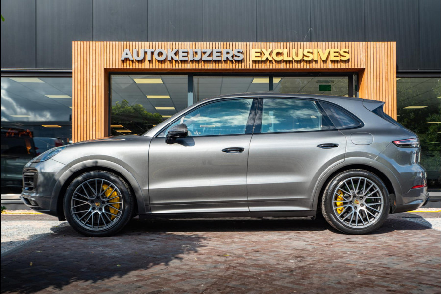 Porsche Cayenne 3.0 E-Hybrid Keramisch Panoramadak Softclose Sportchrono Trekhaak Elec. 21" LMV