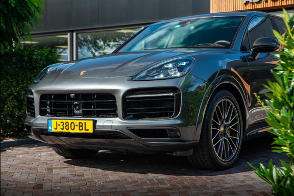 Porsche Cayenne 3.0 E-Hybrid Keramisch Panoramadak Softclose Sportchrono Trekhaak Elec. 21" LMV