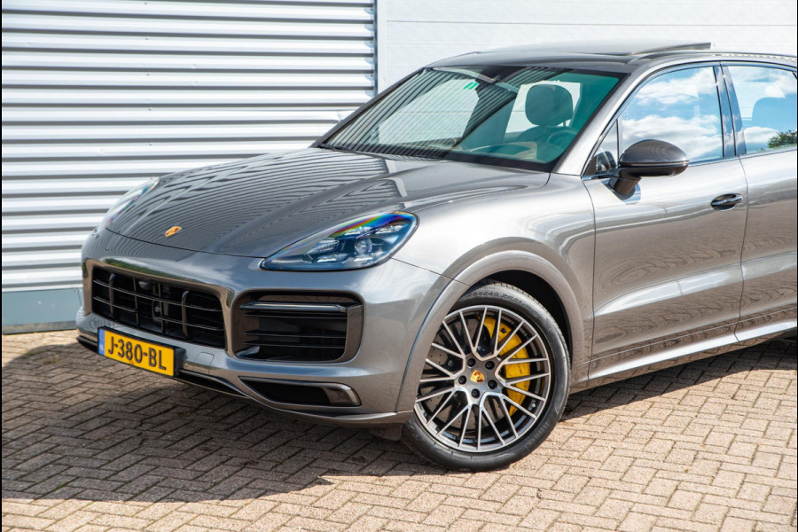 Porsche Cayenne 3.0 E-Hybrid Keramisch Panoramadak Softclose Sportchrono Trekhaak Elec. 21" LMV