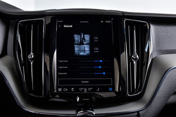 Volvo XC60 2.0 Recharge T6 AWD Plus Dark | S/K-Panodak | Dig. Cockpit | Adapt. Cruise | Memory Stoelen | Elek. Klep | Stoel-+stuurverw. | Camera | NAV+App. Connect | LM 19" | 2798