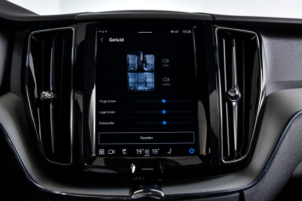 Volvo XC60 2.0 Recharge T6 AWD Plus Dark | S/K-Panodak | Dig. Cockpit | Adapt. Cruise | Memory Stoelen | Elek. Klep | Stoel-+stuurverw. | Camera | NAV+App. Connect | LM 19" | 0607