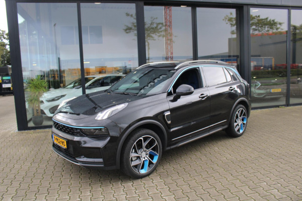 Lynk & Co 01 1.5 Full option Zwarte Hemel Prijs is rijklaar