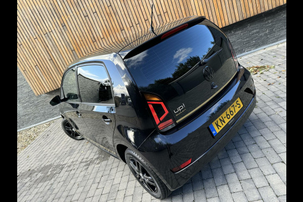 Volkswagen up! 1.0 BMT move up! Edition | Achteruitrijcamera | Parkeersensoren achter | Multifunctioneel stuurwiel | Cruise control | Bluetooth