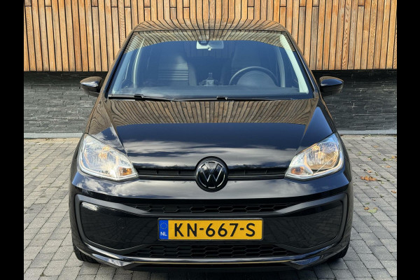 Volkswagen up! 1.0 BMT move up! Edition | Achteruitrijcamera | Parkeersensoren achter | Multifunctioneel stuurwiel | Cruise control | Bluetooth