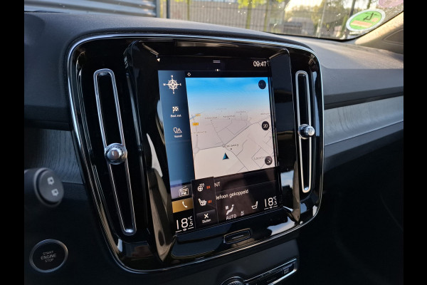 Volvo XC40 T5 Recharge R-Design Plug in Hybrid 261pk PHEV | Panodak | Lederen Sportstoelen | Pilot Assist | Adaptive Cruise | Apple Carplay | Navigatie | Camera | DAB |