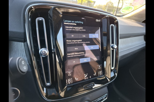 Volvo XC40 T5 Recharge R-Design Plug in Hybrid 261pk PHEV | Panodak | Lederen Sportstoelen | Pilot Assist | Adaptive Cruise | Apple Carplay | Navigatie | Camera | DAB |