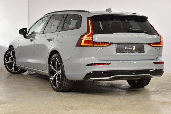 Volvo V60 T6 350PK Automaat Recharge AWD Plus Dark / Driver assist / Sportstoelen / donker getint glas / 19 velgen