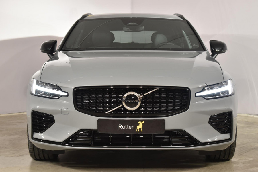 Volvo V60 T6 350PK Automaat Recharge AWD Plus Dark / Driver assist / Sportstoelen / donker getint glas / 19 velgen