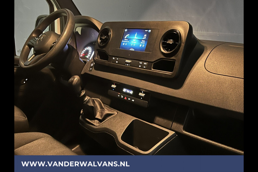 Mercedes-Benz Sprinter 314 CDI 143pk L3H2 Euro6 Airco | Camera | Apple Carplay | Android Auto Parkeersensoren, Bijrijdersbank