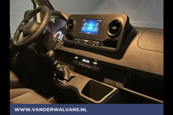 Mercedes-Benz Sprinter 314 CDI 143pk L3H2 Euro6 Airco | Camera | Apple Carplay | Android Auto Parkeersensoren, Bijrijdersbank