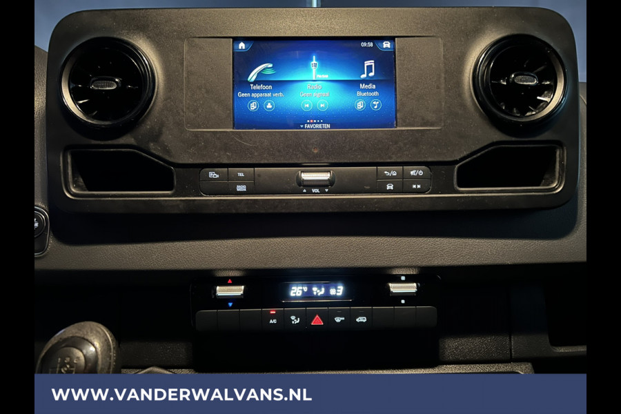 Mercedes-Benz Sprinter 314 CDI 143pk L3H2 Euro6 Airco | Camera | Apple Carplay | Android Auto Parkeersensoren, Bijrijdersbank