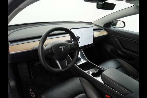 Tesla Model 3 SR+60kWh 325PK AutoPilot FSD.vb Leer PanoDak Adaptive cruise 18" Camera's Elektr.-Stuur+Stoelen+Spiegels+Geheugen+Easy-Entry+Ver Ecc Navigatiesysteem full map LED-a+v Comfortstoel(en) ACC Dual-ECC DAB Voorverwarmen interieur via App Keyless via Telefoonsleutel One-Pedal-Drive Origin. NLse auto !