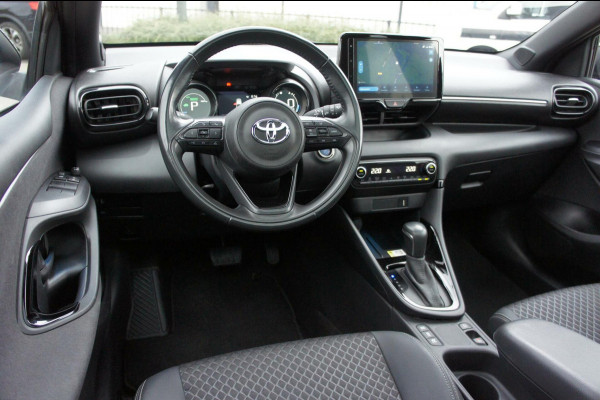 Toyota Yaris 1.5 Hybrid Black Sport Camera|LED|Navi|Panorama