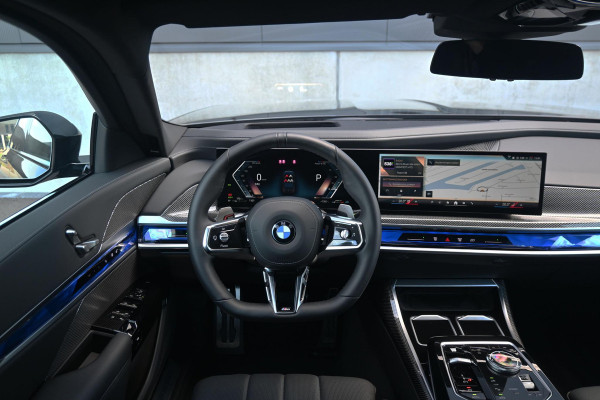 BMW 7 Serie 740d xDrive *M-Sport Pro / Bowers & Wilkins / Panorama / HUD / Surround View / Standverwarming*