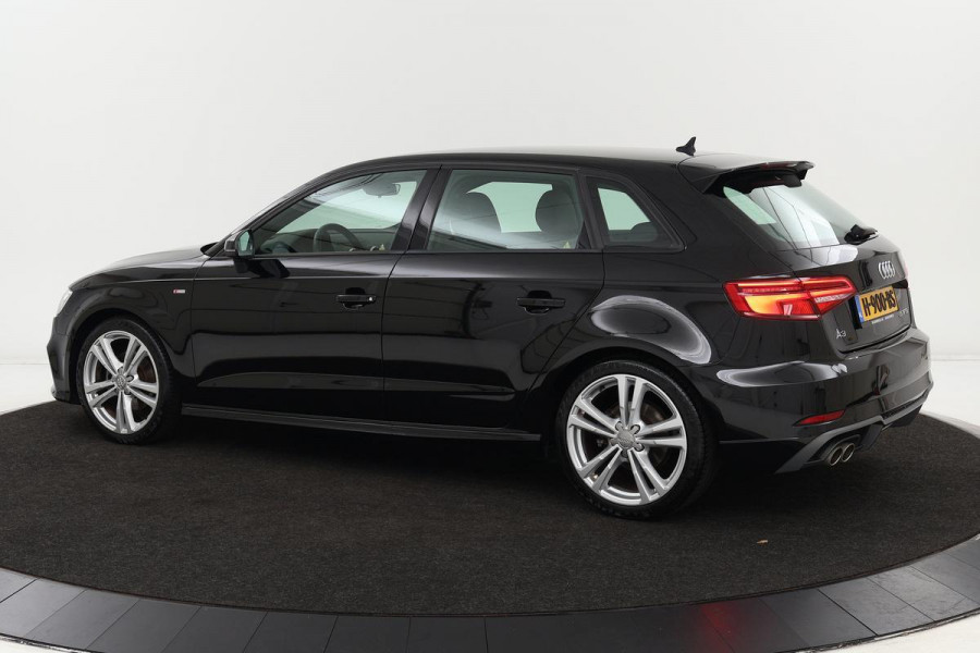 Audi A3 35 TFSI Advance Sport | Stoelverwarming | Carplay | Half leder | Full LED | Navigatie | Sportstoelen | PDC | S-Line