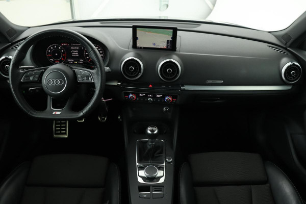 Audi A3 35 TFSI Advance Sport | Stoelverwarming | Carplay | Half leder | Full LED | Navigatie | Sportstoelen | PDC | S-Line