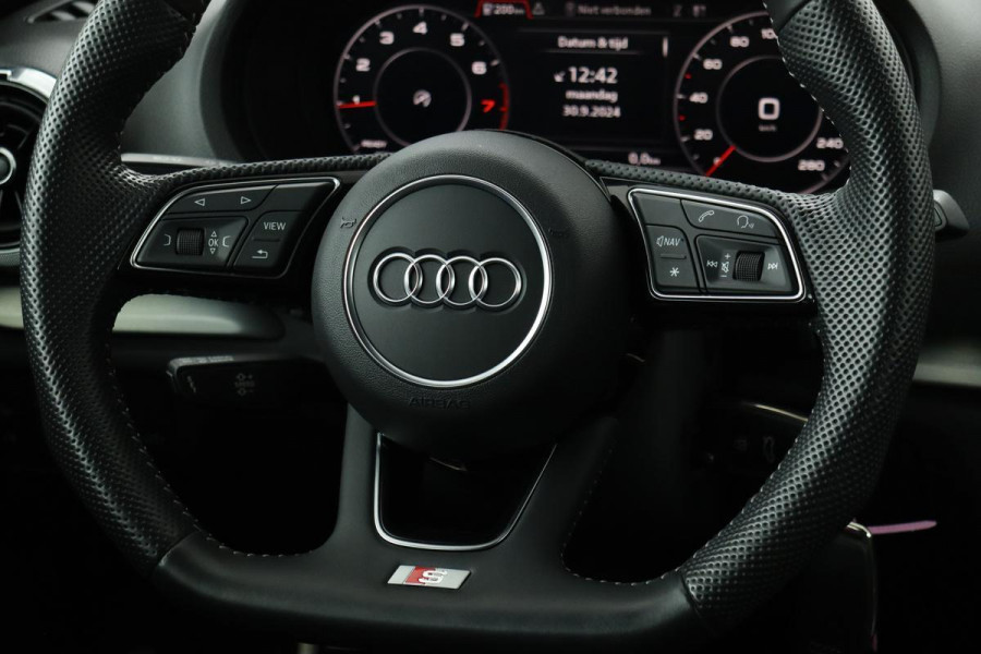 Audi A3 35 TFSI Advance Sport | Stoelverwarming | Carplay | Half leder | Full LED | Navigatie | Sportstoelen | PDC | S-Line