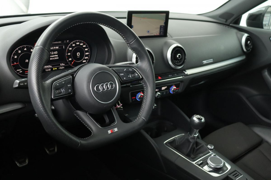 Audi A3 35 TFSI Advance Sport | Stoelverwarming | Carplay | Half leder | Full LED | Navigatie | Sportstoelen | PDC | S-Line