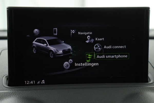 Audi A3 35 TFSI Advance Sport | Stoelverwarming | Carplay | Half leder | Full LED | Navigatie | Sportstoelen | PDC | S-Line