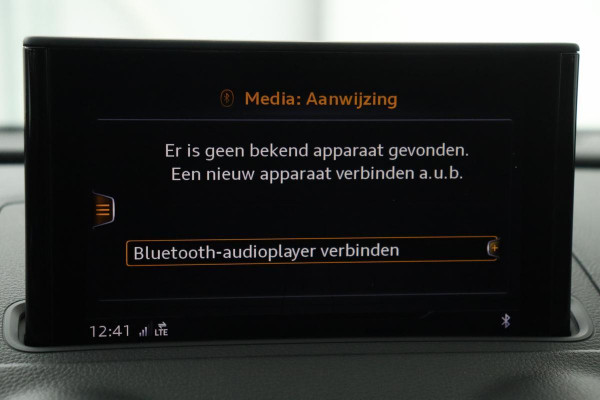 Audi A3 35 TFSI Advance Sport | Stoelverwarming | Carplay | Half leder | Full LED | Navigatie | Sportstoelen | PDC | S-Line