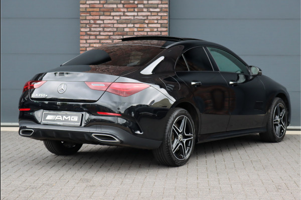 Mercedes-Benz CLA-Klasse 250 e AMG Line Aut8 | Facelift | Panoramadak | Keyless Go | Panoramadak | Verwarmd Stuurwiel | Sfeerverlichting | Surround Camera | Dodehoekassistent |