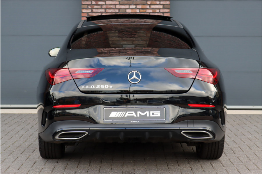 Mercedes-Benz CLA-Klasse 250 e AMG Line Aut8 | Facelift | Panoramadak | Keyless Go | Panoramadak | Verwarmd Stuurwiel | Sfeerverlichting | Surround Camera | Dodehoekassistent |