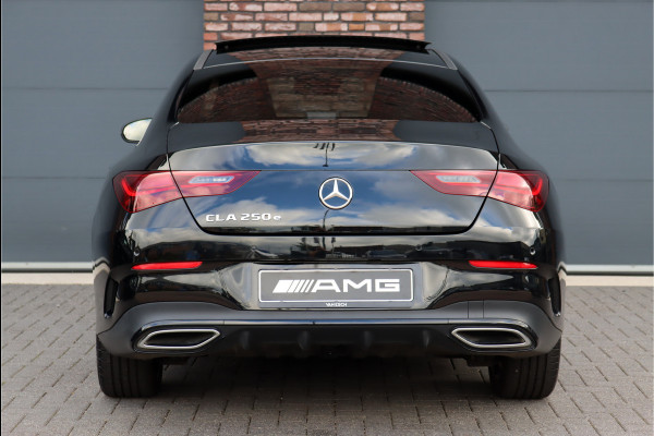 Mercedes-Benz CLA-Klasse 250 e AMG Line Aut8 | Facelift | Panoramadak | Keyless Go | Panoramadak | Verwarmd Stuurwiel | Sfeerverlichting | Surround Camera | Dodehoekassistent |