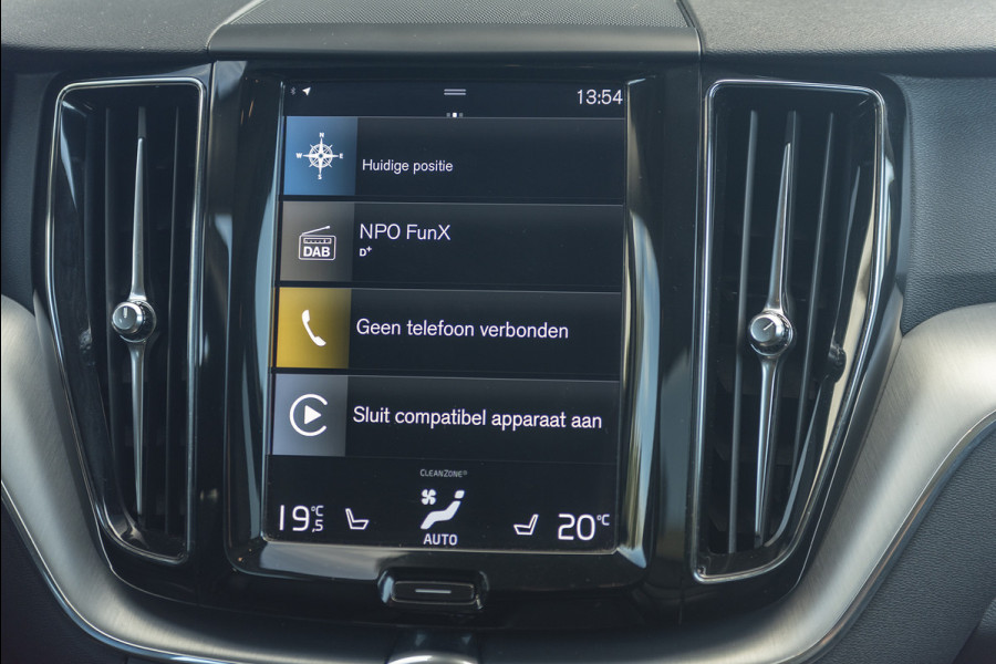 Volvo XC60 T6 Aut. Leder Stoelverwarming Navigatie Standkachel Parkeercamera 340pk