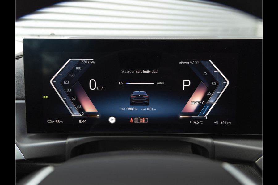 BMW i4 eDrive35 - Trekhaak - Driving Ass - ACC - Harman Kardon - Stoelverwarming