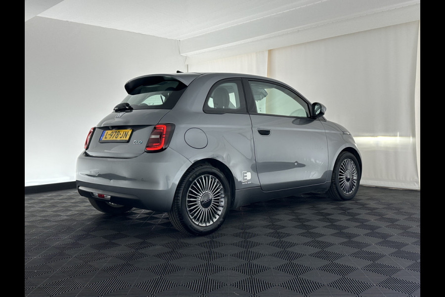 Fiat 500 Icon 42 kWh [ 3-Fase ] (INCL-BTW) *FULL-LED | DIGI-COCKPIT | KEYLESS | CAMERA | NAVI-FULLMAP | DAB+ | ECC | PDC | CRUISE | LANE-ASSIST | APP-CONNECT | COMFORT-SEATS | 16''ALU*